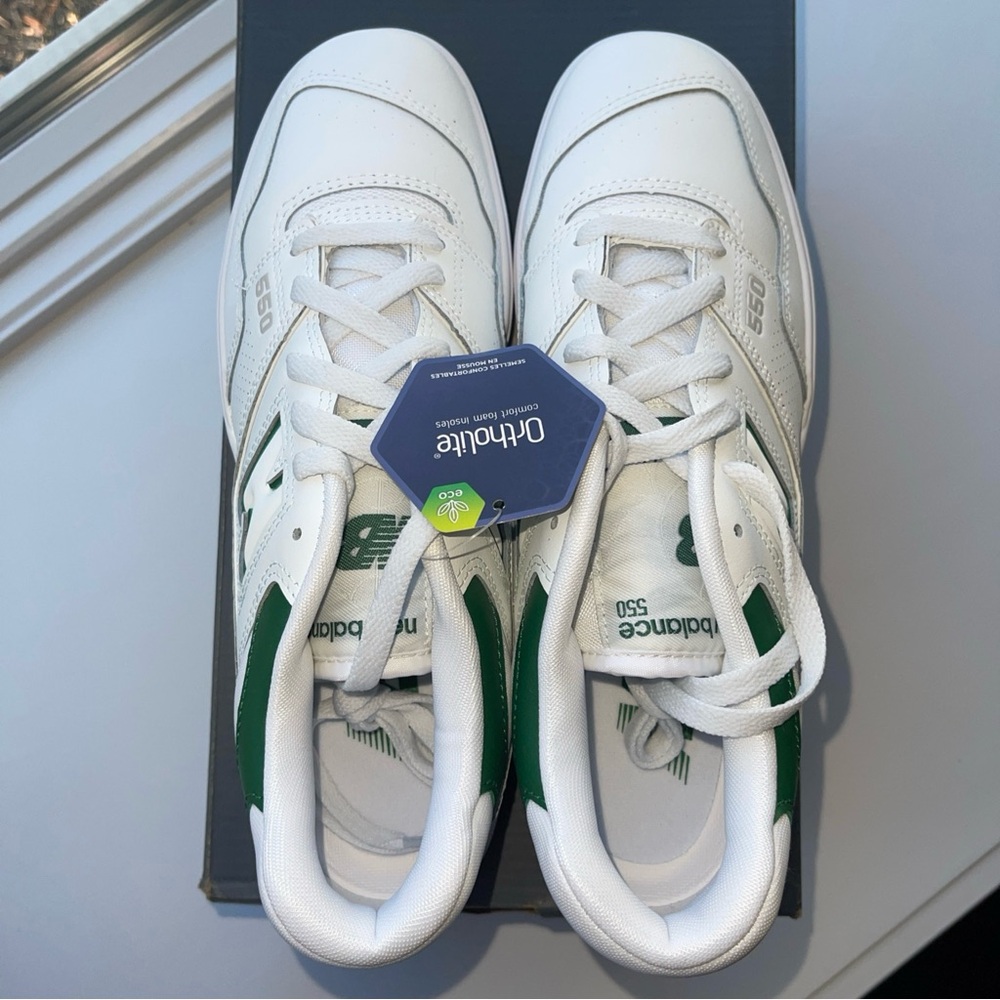 New Balance 550 Sneaker Men 8.5 Women 10 White Green Classic Pine BB550SWB NIB - Picture 2 of 8